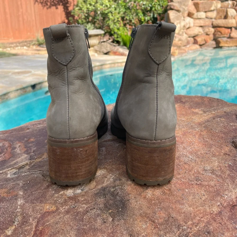 Jeffrey Campbell Faux Fur Lining Lug Soles Leather Booties in Taupe